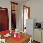 With Private Garden And Barbeque - Beahost Apartmán