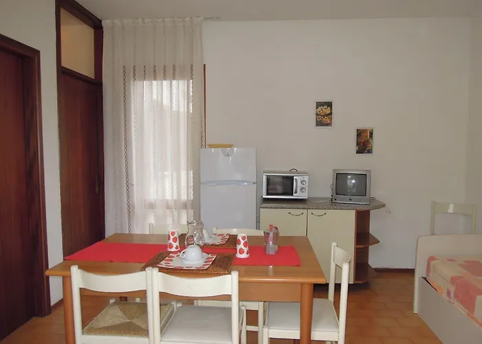 With Private Garden And Barbeque - Beahost Apartment