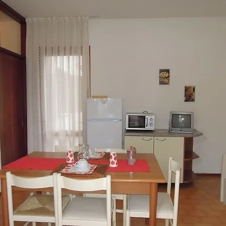 With Private Garden And Barbeque - Beahost Apartmán