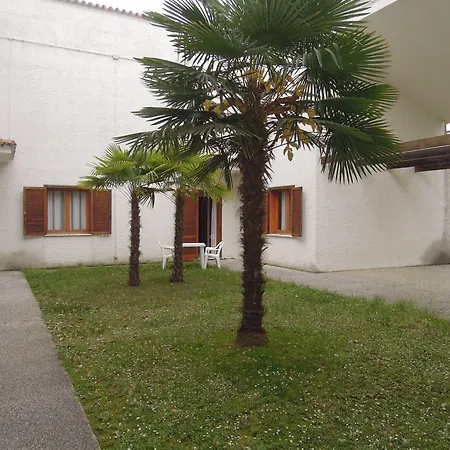 Lägenhet With Private Garden And Barbeque - Beahost Bibione