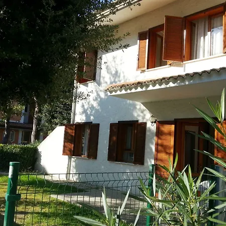 With Private Garden And Barbeque - Beahost Apartmán Bibione