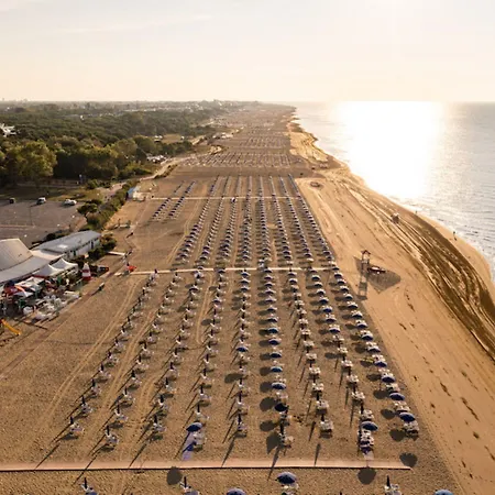 With Private Garden And Barbeque - Beahost * Bibione