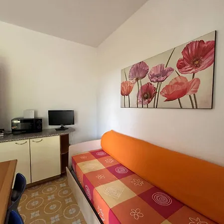 With Private Garden And Barbeque - Beahost Apartmán *